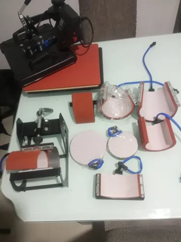 *Vendo máquina de estampa camiseta, boné,caneca,pratos e entre outros itens.