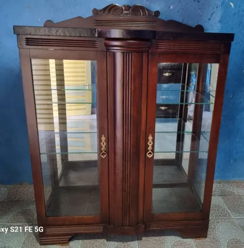Cristaleira restaurada 1500$ tager artenoveu 2200$