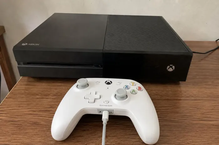 XBOX ONE COM VÁRIOS JOGOS ORIGINAIS