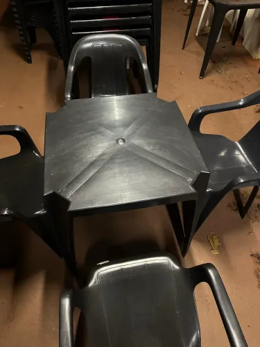 Jogo de mesa e cadeira