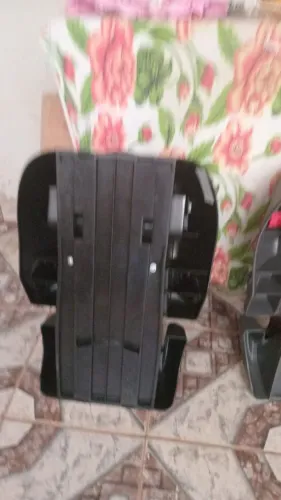 Cadeirinhas infantis pra transporte. 
