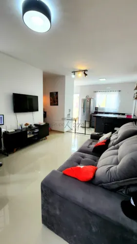 Oportunidade - Casa em Condomínio - Vila Romana - Condomínio Monte Olimpo - 2 Dormitórios