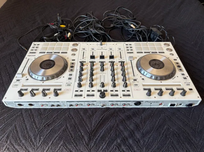 Controladora usada Pioneer DDJ-SX Branca (edição especial/limitada)
