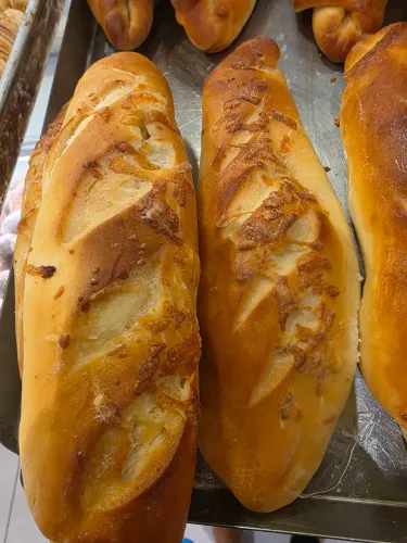 Padaria contrata Balconista e AJUDANTE de padeiro