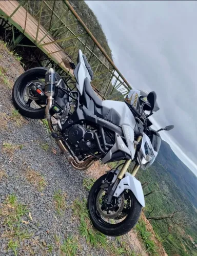 SUZUKI GSR 750 2016