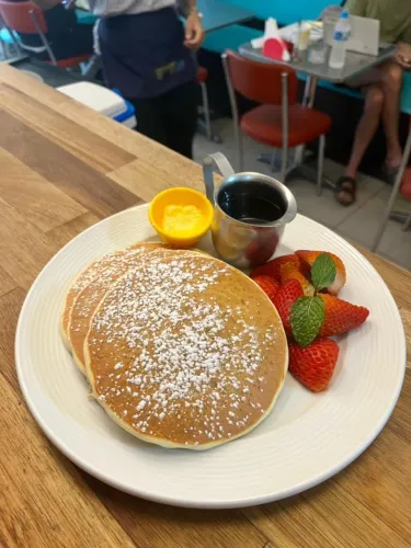Auxiliar / Ajudante para Culinara Americana por CLT 6x1 em Ipanema