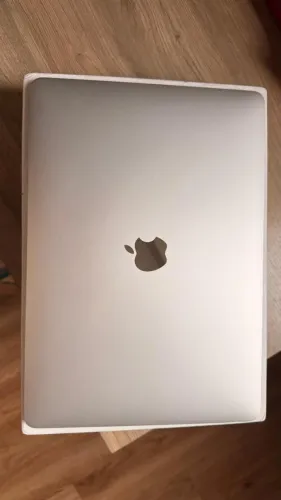 MacBook Air M1 13" -8GB RAM -256 GB SSD