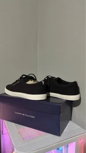 Tênis tommy hilfiger