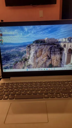 Notebook Lenovo 15,6" Perfeito estado