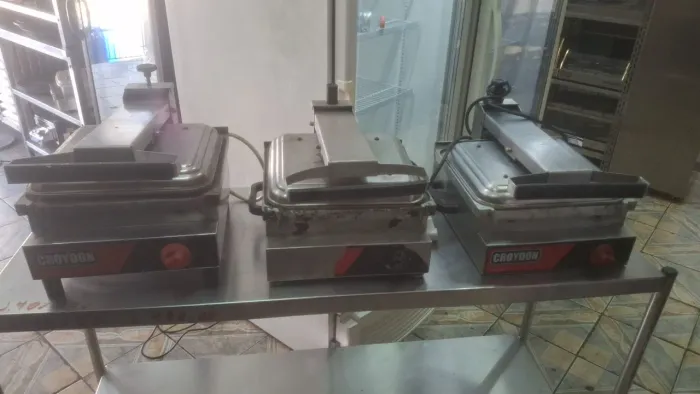 3 Chapa grill croydon (980,00 cada)