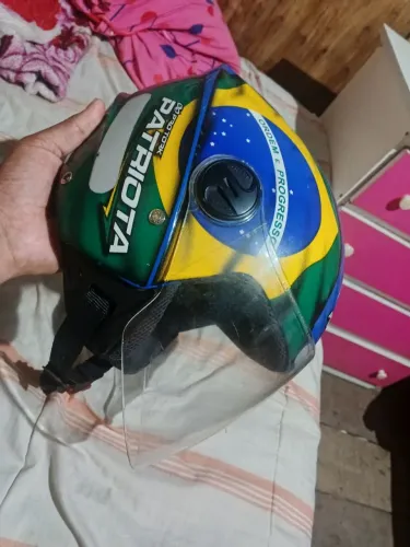 Capacete seminovo