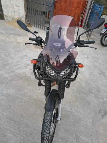 Moto Ténéré 250 ótimo estado e bem cuidada