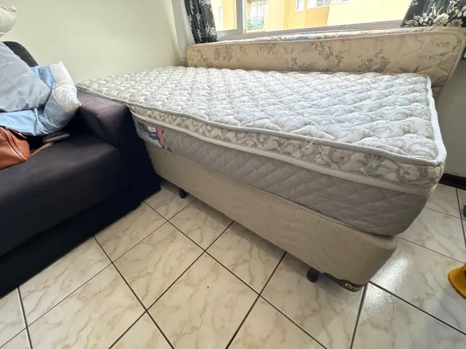 Cama solteirão king 1 ano de uso 