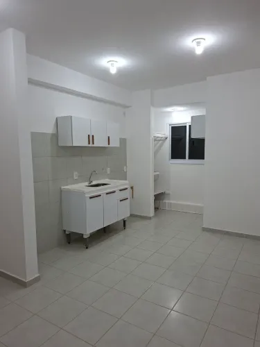 Apt 2 dormitórios.  R$1.260,00 condomínio incluso 