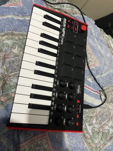 Controlador Akai MPK 3 