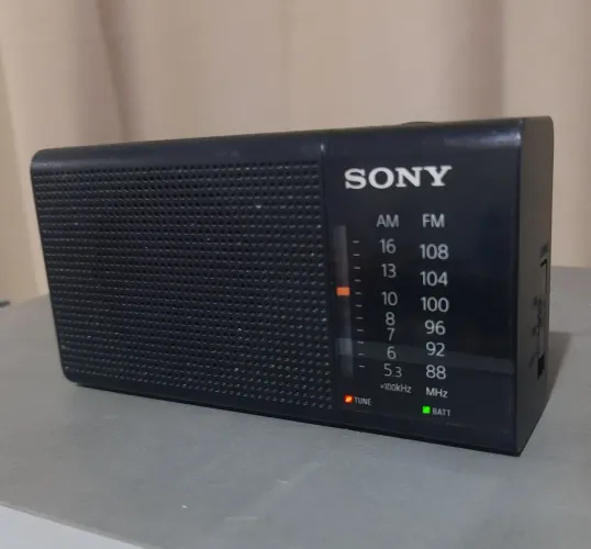 Rádio antigo SONY original AM FM radinho lindo todo original