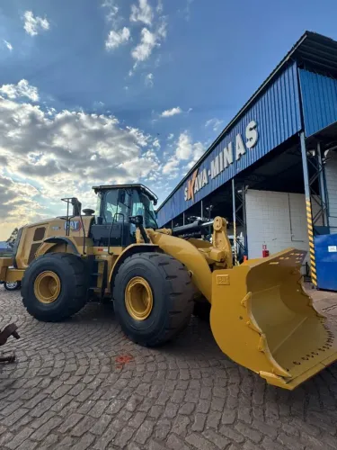 Pá Carregadeira Caterpillar 966L