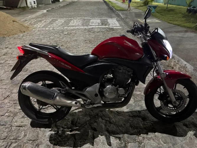 CB300 2011 OPORTUNIDADE 