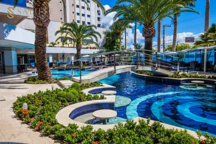 Apartamento aluguel anual 4 suítes na Barra Sul