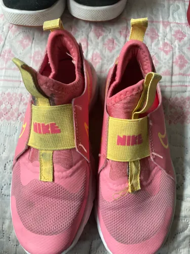 Tênis Nike tamanho 29