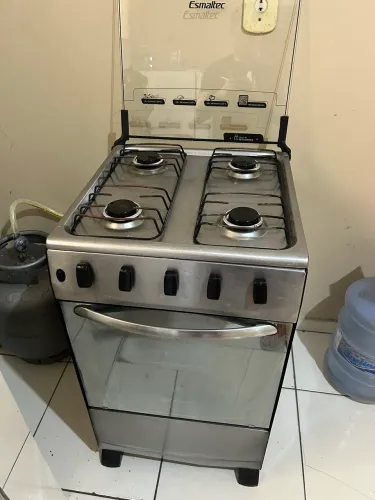 Fogão 4 bocas, forno funcional, perfeito estado. 