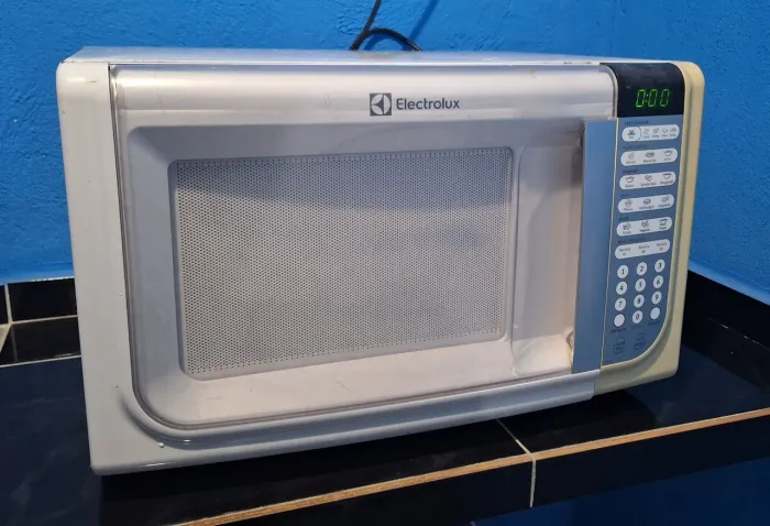 Microondas Electrolux 31 litros com garantia