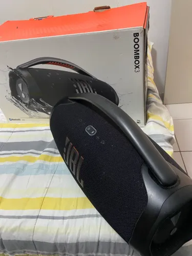 Jbl 3 com nota fiscal pouco tempo de uso