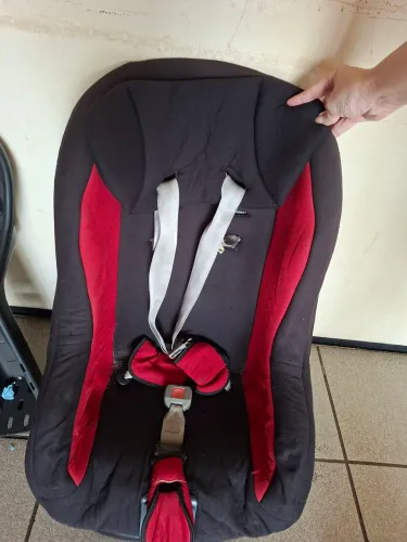 Cadeirinha veicular seminova