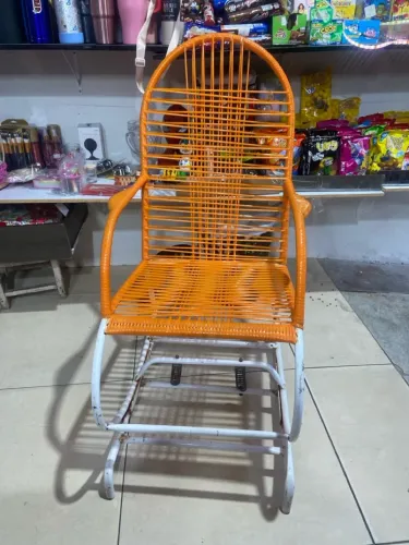 Vendo cadeira de balanco seminova