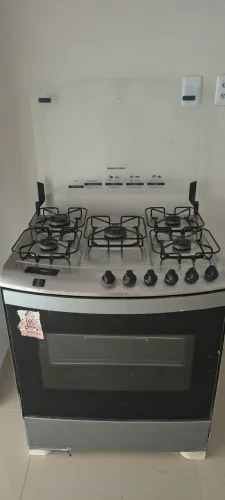 Vendo geladeira Brastemp inverse funcionando normal e um fogão 5 boca acendimento auto