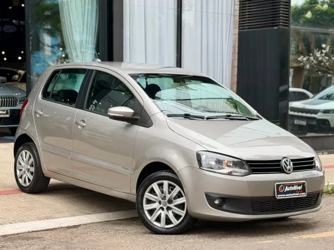 Volkswagen Fox 1.6 MI Total Flex 8V 5P 2013