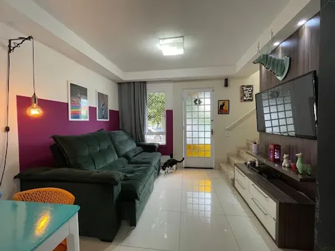 CASA LINDA COM QUINTAL E JACUZZI