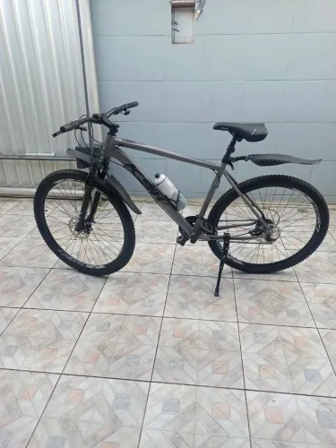 Bicicleta Aro 29 KSW XLT 100 24 Marchas Freio a Disco, Quadro de Alumínio