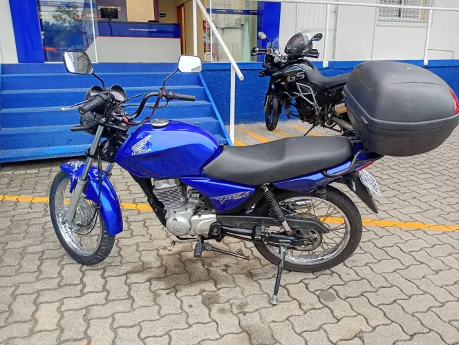 Vende-se cg 150 2004