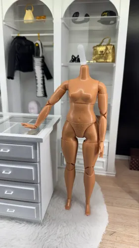 Corpo Barbie curvy Basics 05 