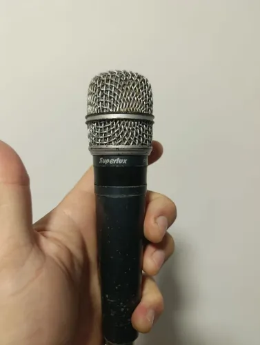 Microfone Dinâmico Superlux PRO-258 - Profissional