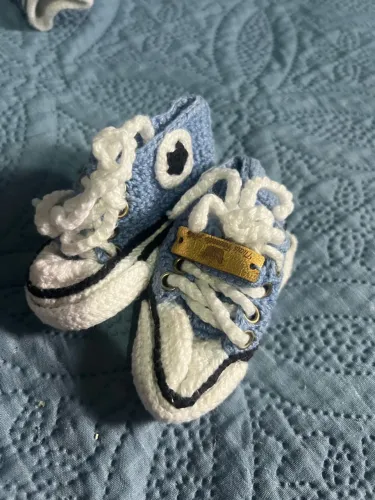 Sapatinho de crochê