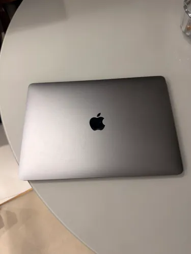 MacBook 13 Pro M2