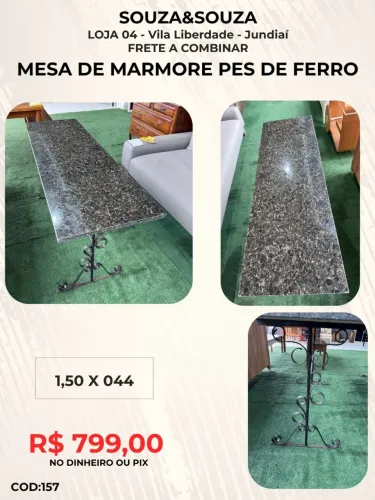 Mesa de Mármore com Pés de Ferro