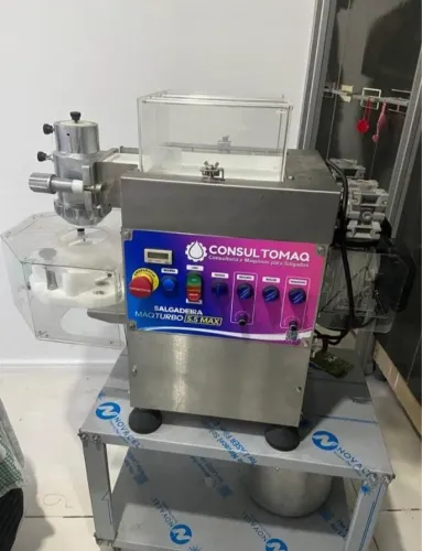 Máquina salgado e doce 5.5 turbo max consultomaq