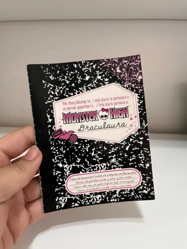 Diário Monster High Draculaura