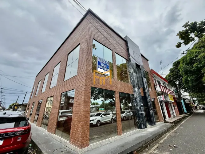 Prédio Comercial com salas para locação - 30 m² - Mangueirão