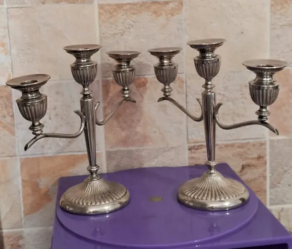 Par de candelabros antigos - 3 Braços - Prata Bristol - Par Legítimo