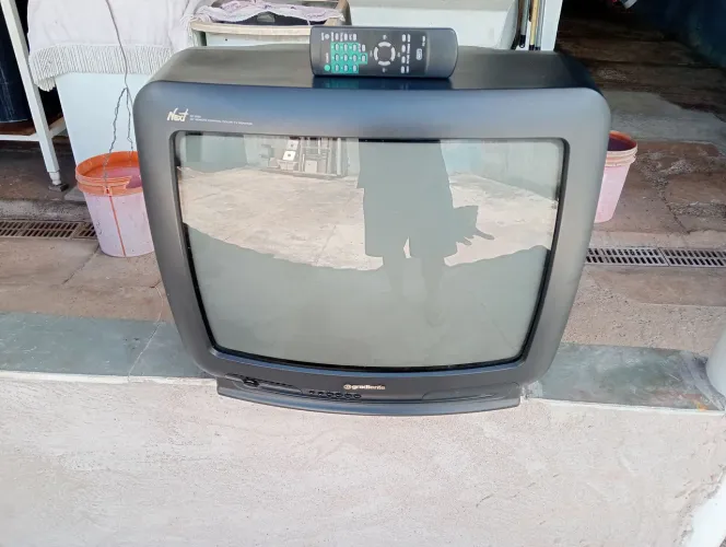 Vendo tv de 20 polegadas 