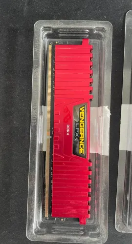 Memória 8gb ddr4 pc Corsair 2400mhz