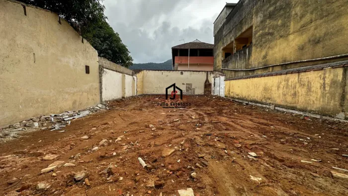 Terreno comercial c/ área de 360,00m² no Perequê-Açu em Ubatuba