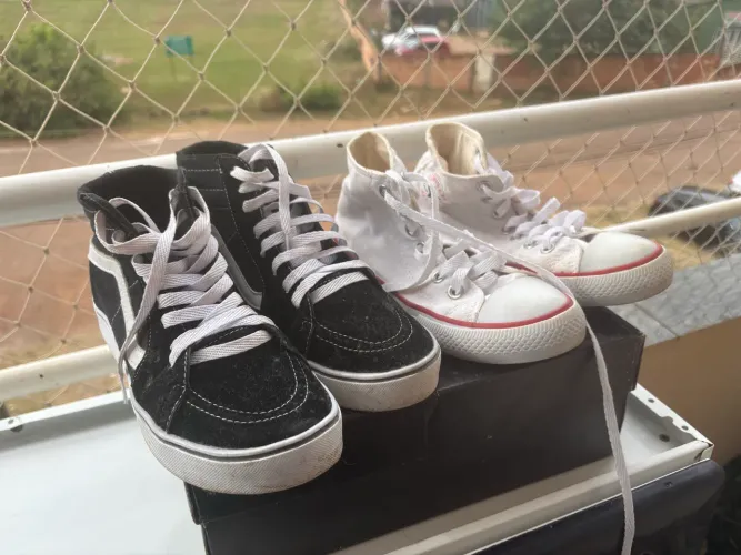 Tênis Vans cano alto e all star cano alto 