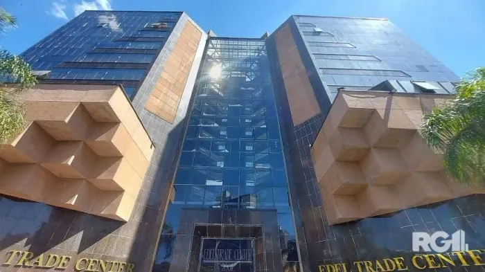 Conjunto Comercial com Portaria 24 Horas e Auditório
