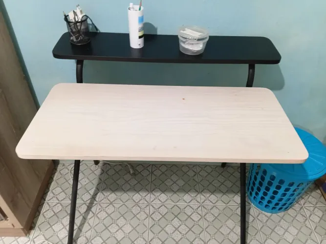 Duas escrivaninha a venda 400$