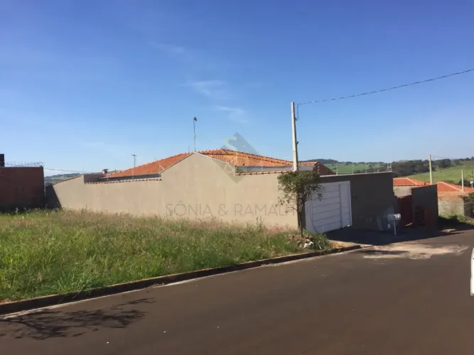Terreno à venda com 300 m² de área no bairro Jardim São Francisco, em Jardinópolis/SP.